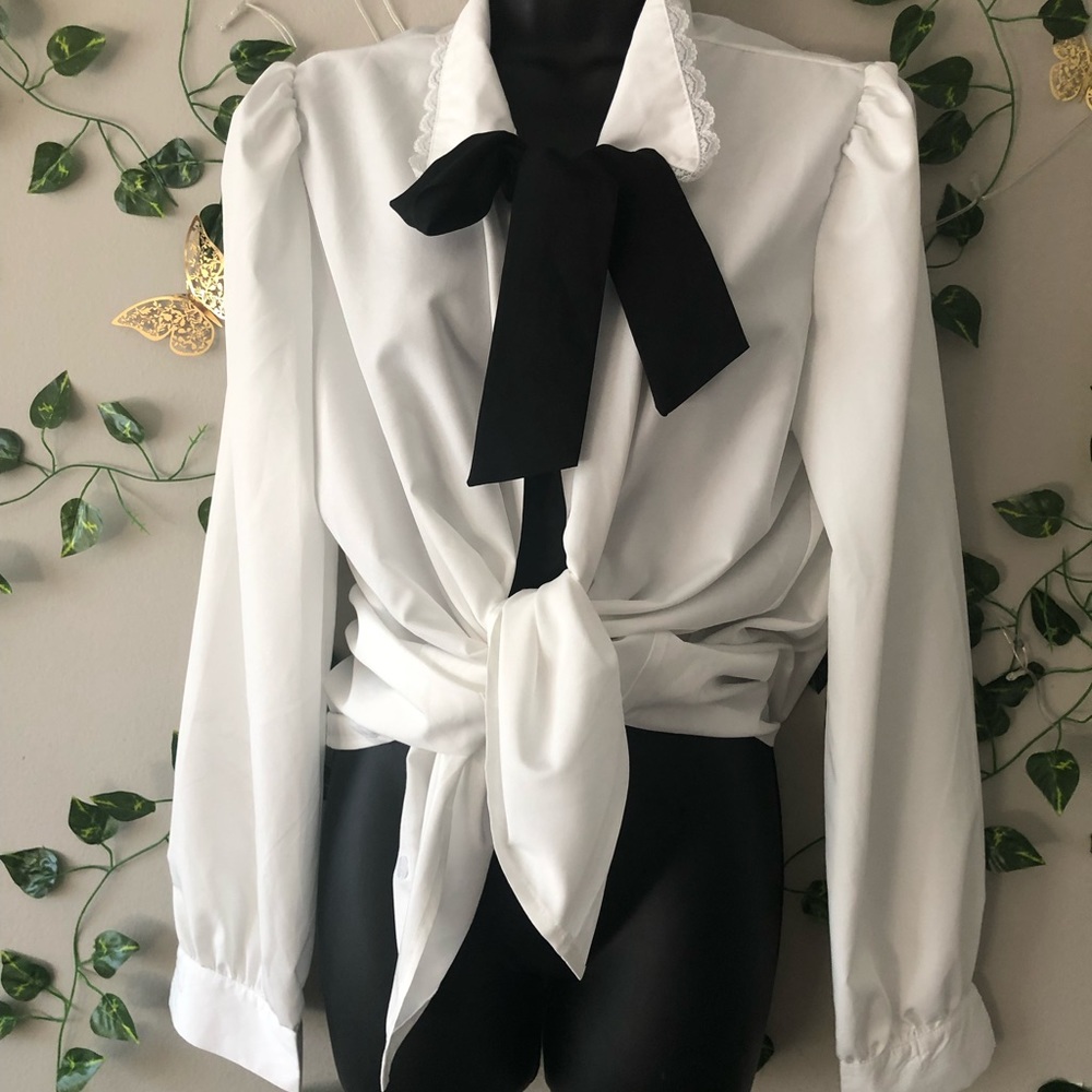 White/black blouse